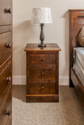 Rustic Pine 7 Piece Pioneer Bedroom Suite - 